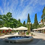 Aquarius Hotel 4*