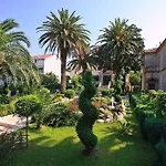 Aquarius 4*