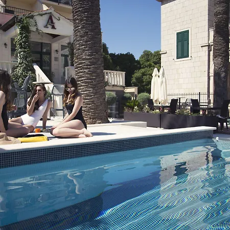 Aquarius Hotel 4*